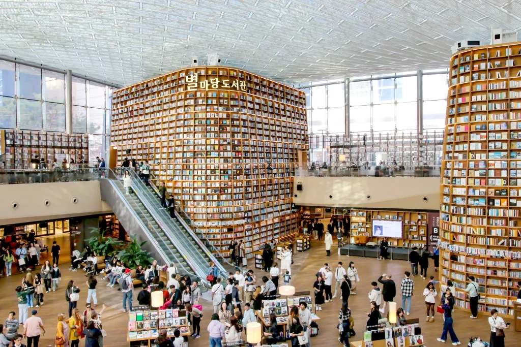 Que ver en Seúl - A COREA 16 La enorme biblioteca Starfield
