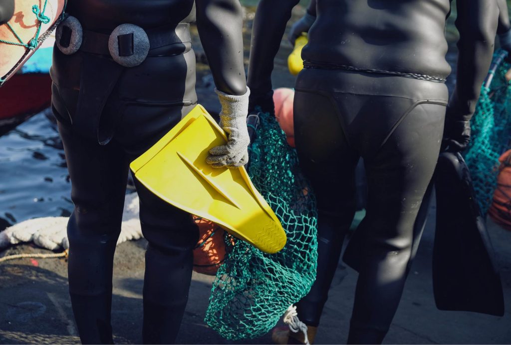 Las haenyeo se preparan para el mar. Dos buceadoras haenyeo.